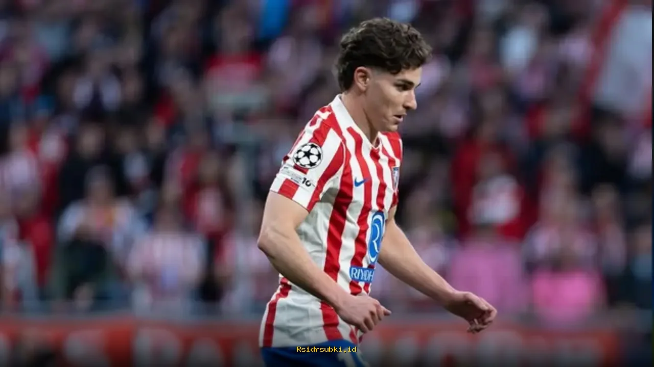 Atletico Madrid Tegaskan Julian Alvarez Tidak Dijual ke Barcelona