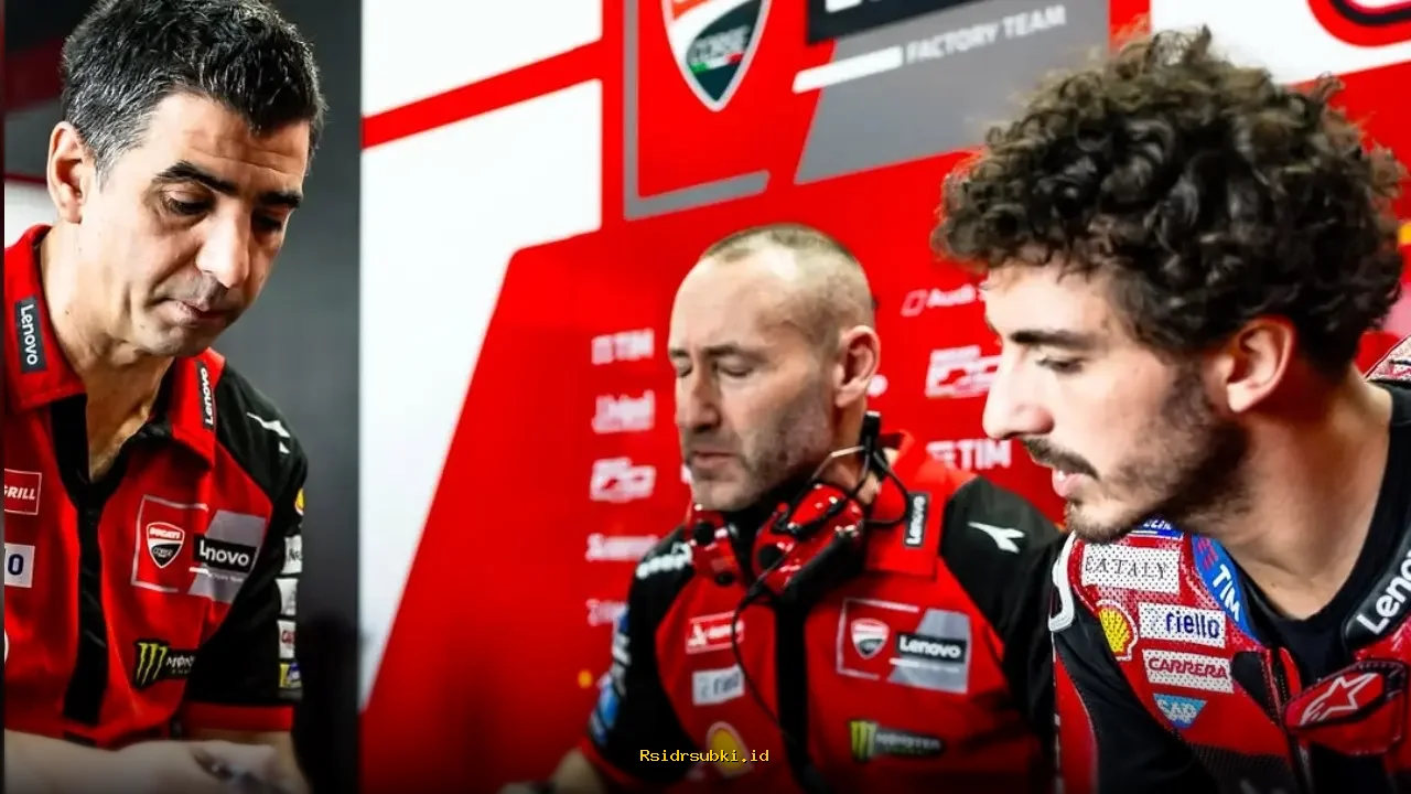 Mengapa Francesco Bagnaia Percaya Aprilia Lebih Unggul dari Yamaha V4?