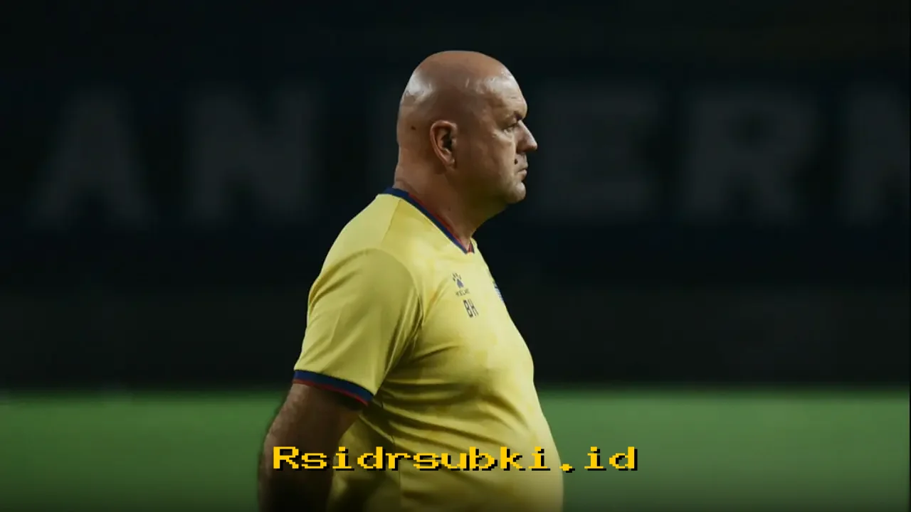 Bojan Hodak Siap Balas Dendam, Persib Bandung vs Persebaya di GBT Jadi Momentum Pembuktian!